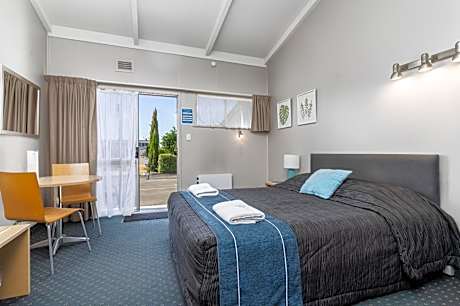 Studio with Kitchenette