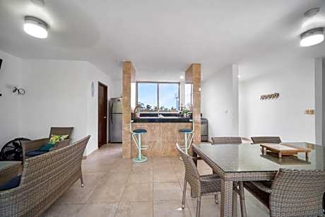San Bruno TROPICAL Villa With POOL