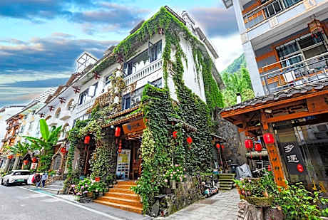 Zhangjiajie Destination Youth Hostel