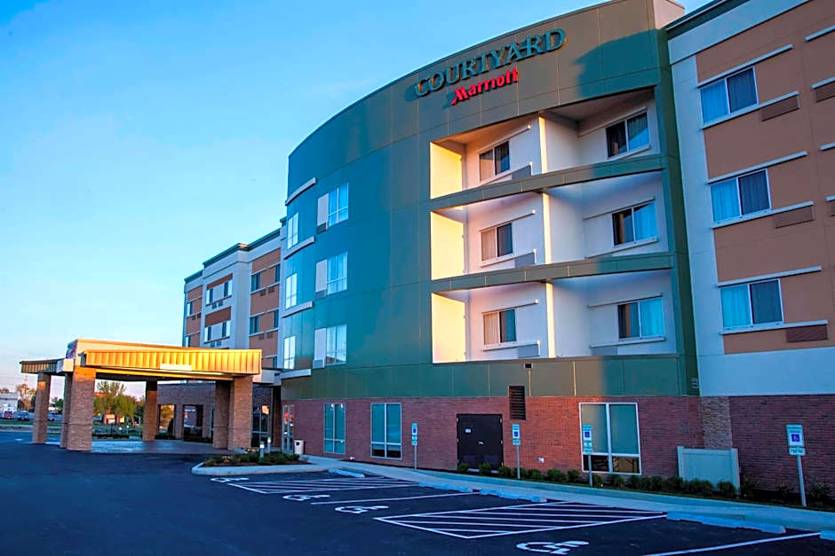 Courtyard by Marriott St. Louis St. Peters