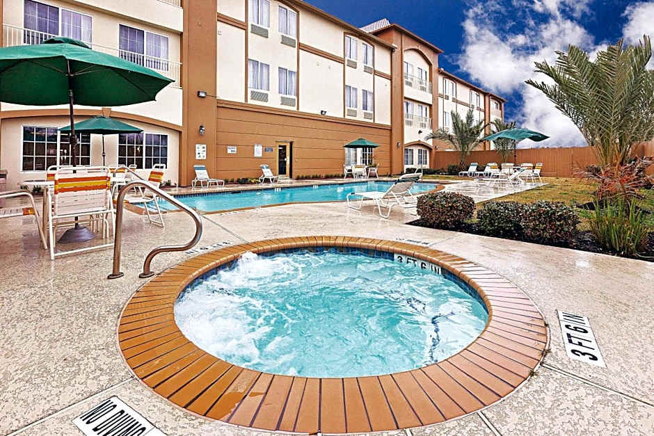 La Quinta Inn & Suites by Wyndham Houston Hobby Airport