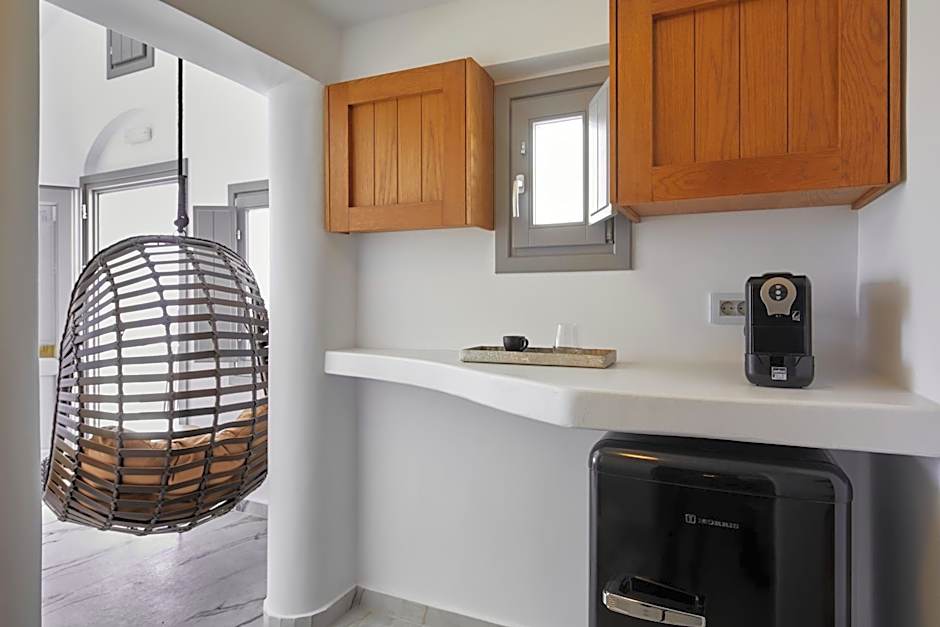 Allure Breeze Suites