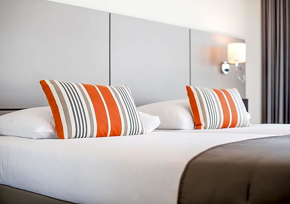 Lake Geneva Hotel
