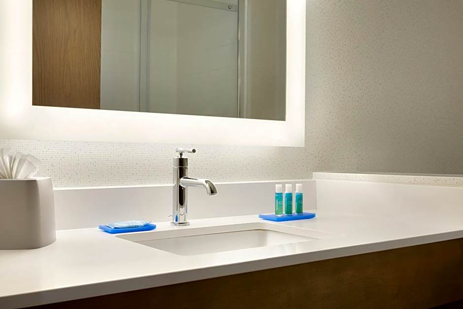 Holiday Inn Express & Suites - McAllen - Medical Center Area By IHG