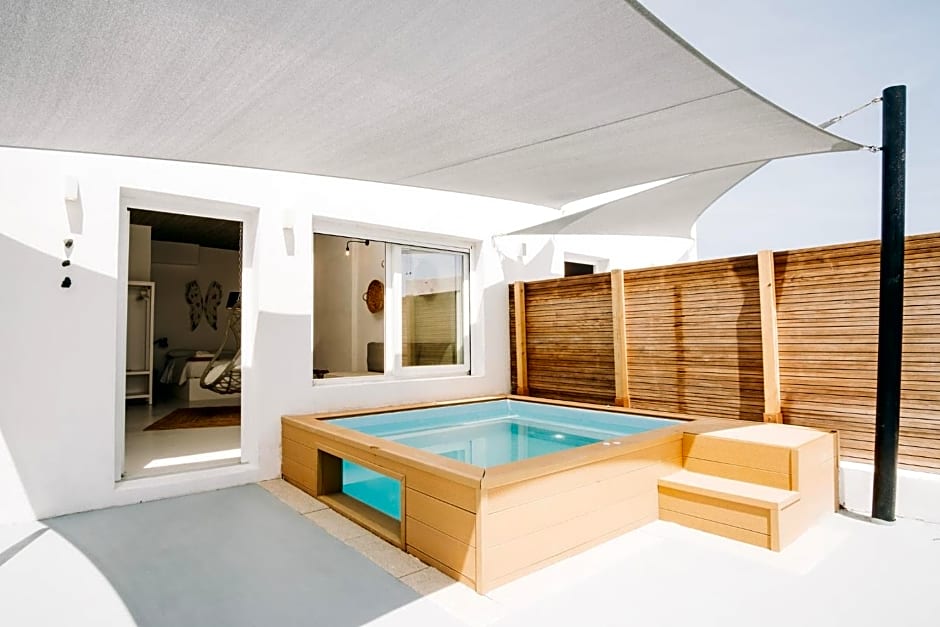 Mesanto Luxury Suites