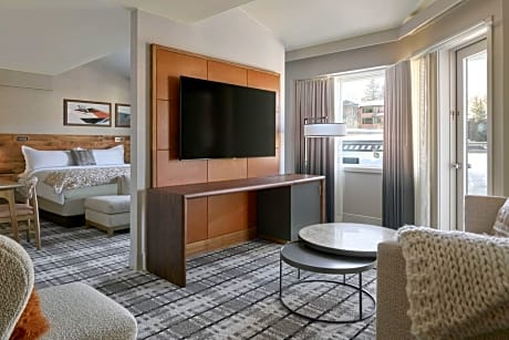 Junior King Suite with Resort View