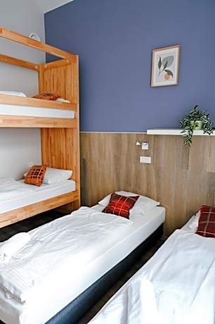 Private Room (4 Beds) - Private Bathroom