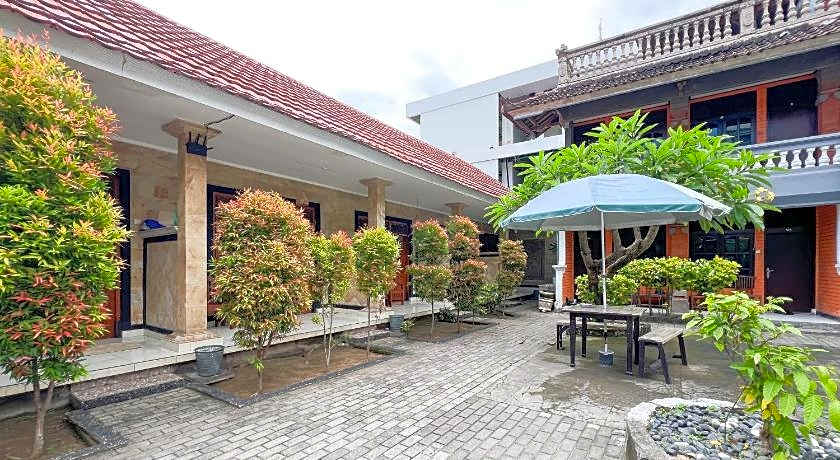 Mahendra Beach Inn