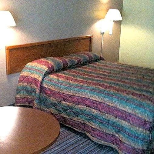 Relax Inn Augusta Hotel