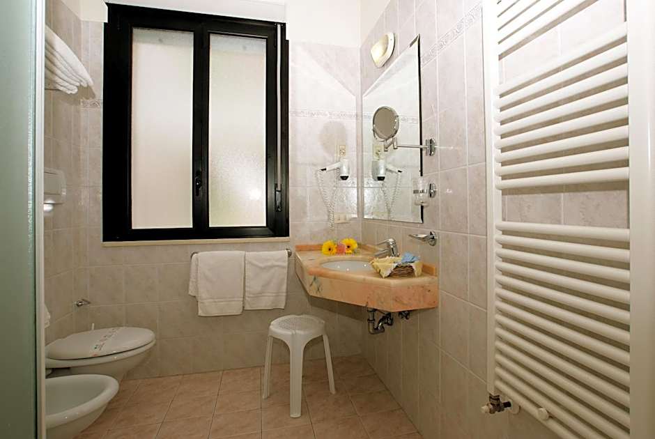 Hotel Athena