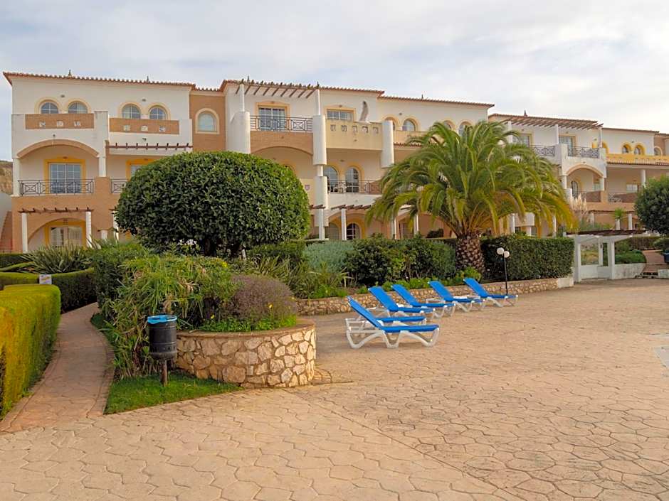 Luz Bay Hotel
