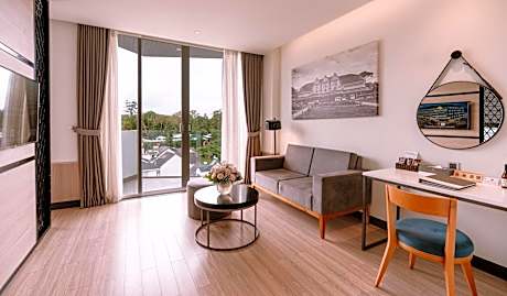 Premier Deluxe Double Room with Balcony with Free Herbal Foot Bath 15 mins