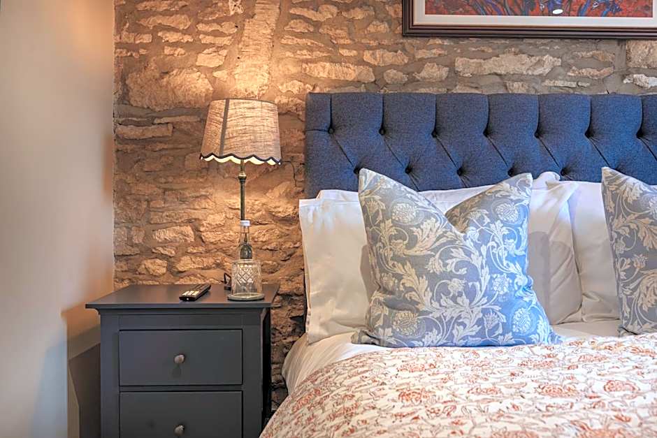 The Sheep on Sheep Street Hotel