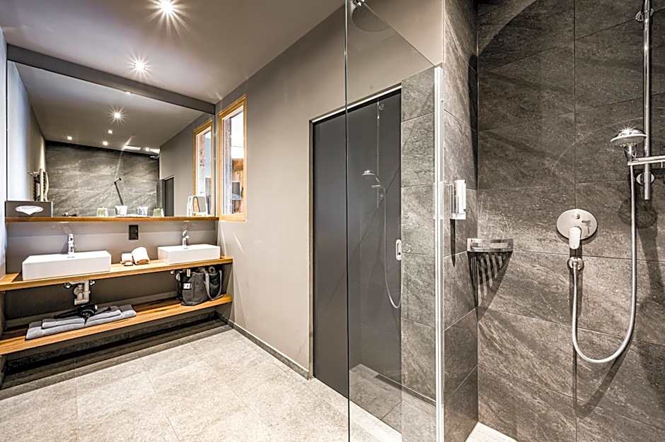 ALMMONTE SENSUM SUITES - Funky Living Hotel