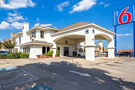 Motel 6 Dallas - Irving DFW Airport South
