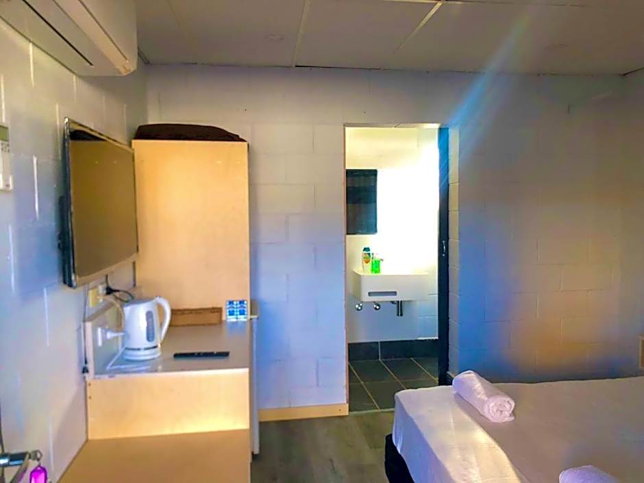 OXFORD HOTEL MOTEL