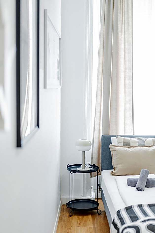Nice Central City Room