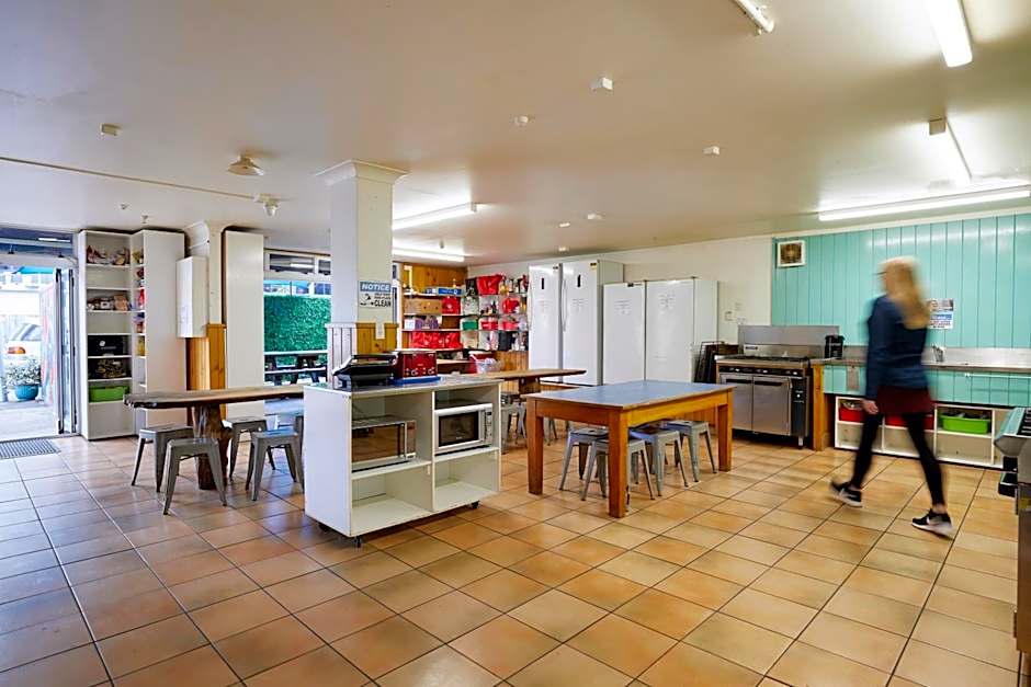 Pacific Coast Lodge and Backpackers