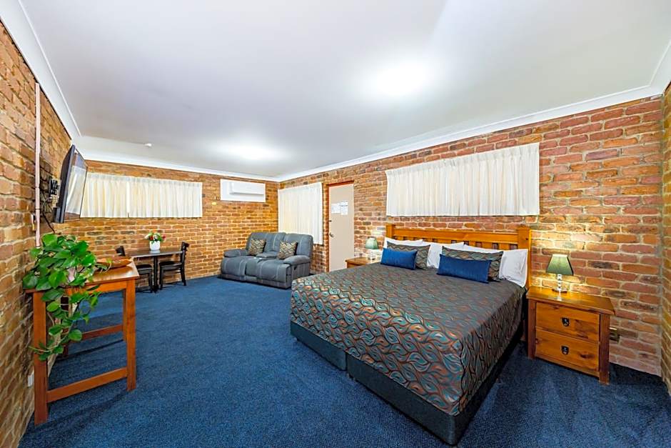 Wondai Colonial Motel & Ivory's Restaurant