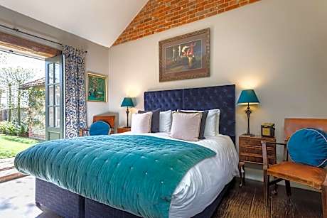 Standard Superking OR Twin Room  (DOG friendly)