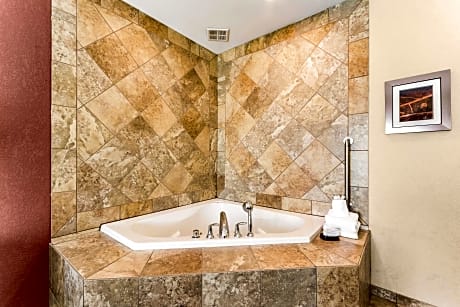 1 King Bed With Whirlpool Nonsmoking