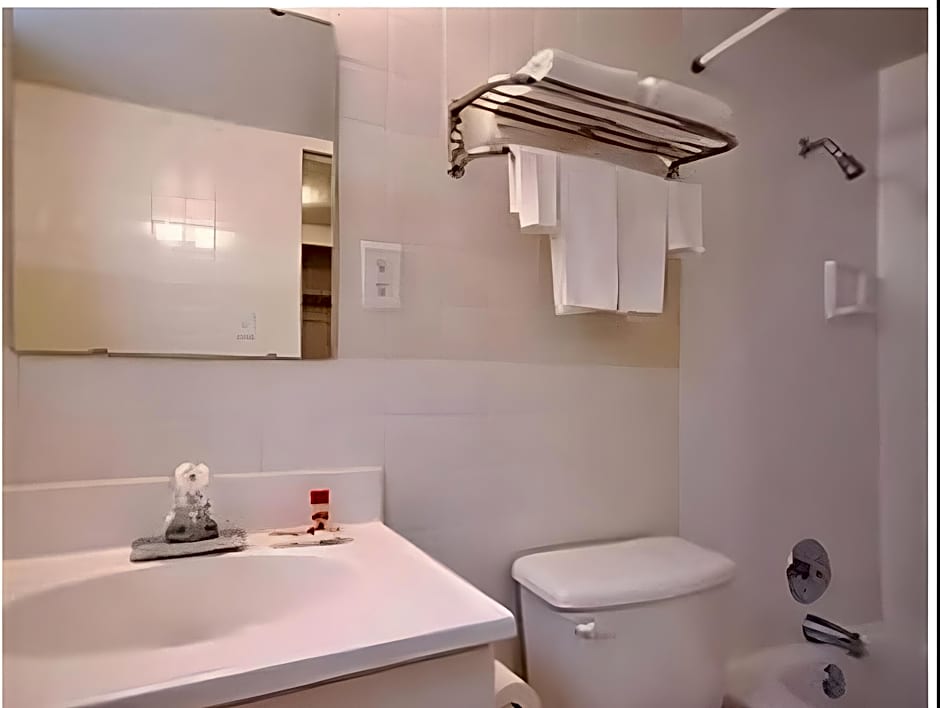 DTLV, a Baymont by Wyndham