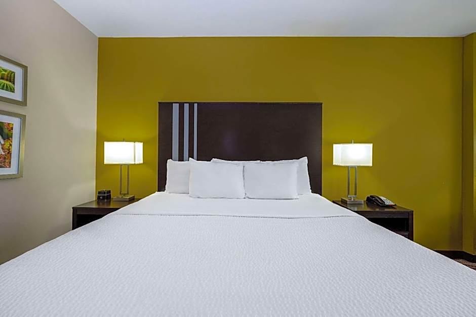 La Quinta Inn & Suites by Wyndham Artesia