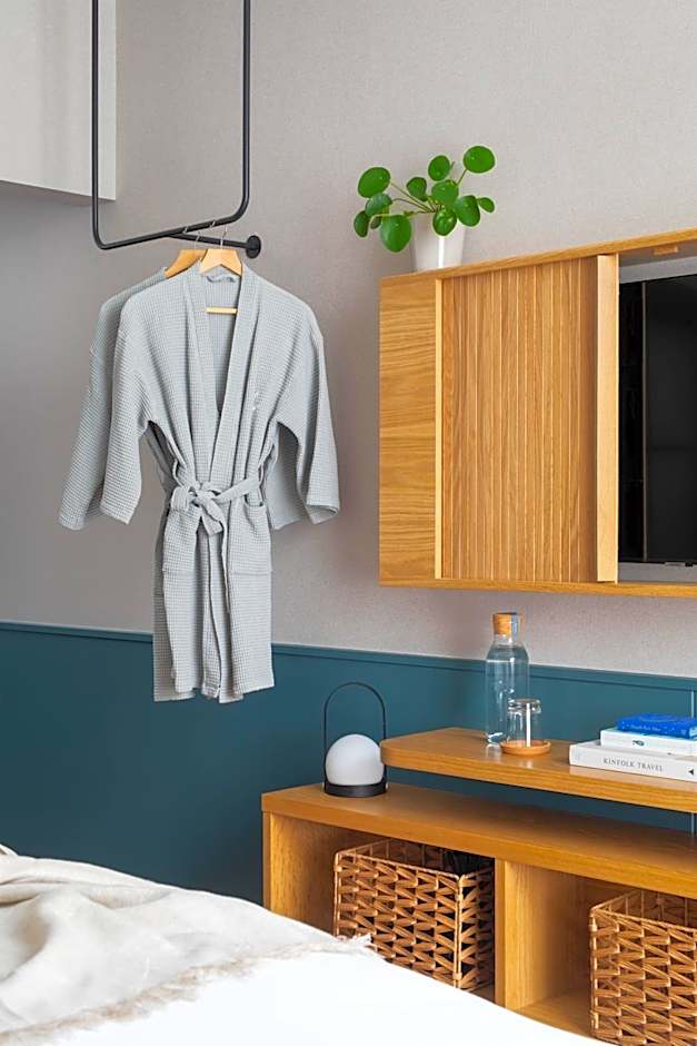 Inhabit Queen's Gardens, a Member of Design Hotels