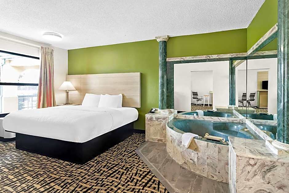 Quality Inn Russellville