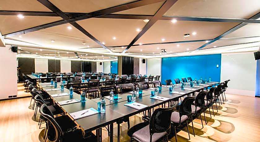Cross Vibe Bangkok Sukhumvit