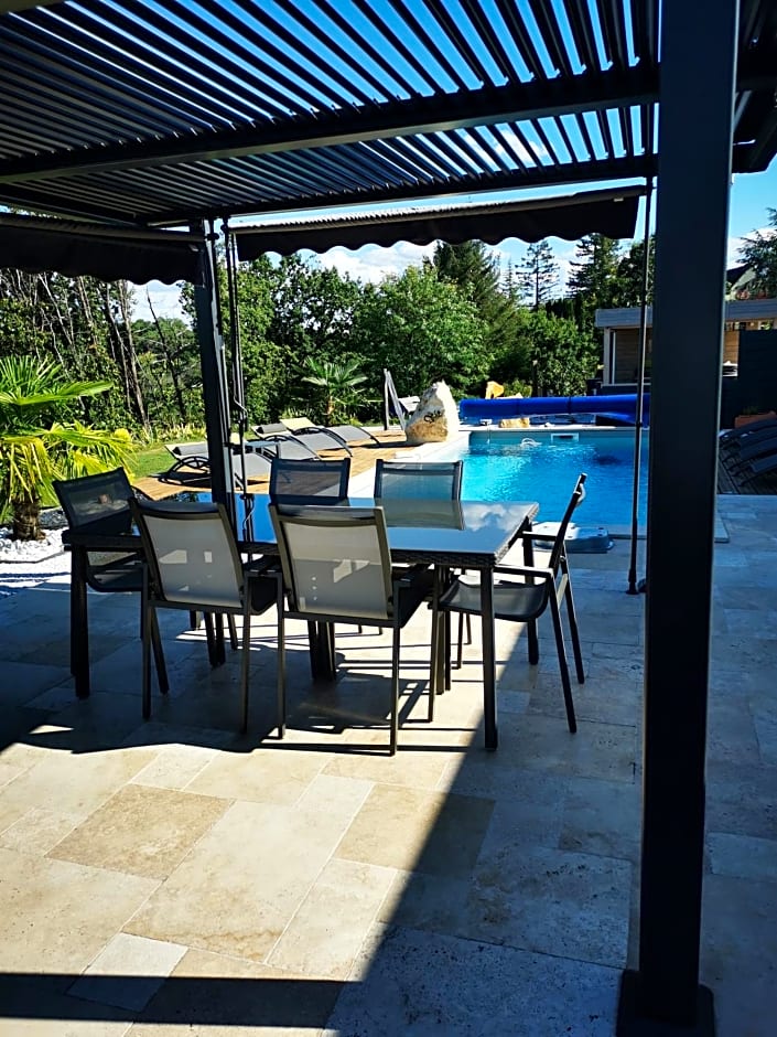 "Notre Bastide" Maison et table d'hôtes sur réservation, Piscine, Climatisation, Jacuzzi