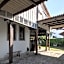 Velawarin Hotel