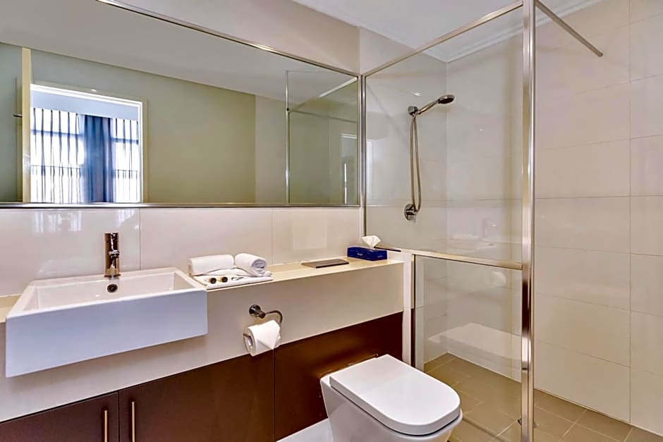 New Haus by Hougoumont Hotel, former Bannister 22