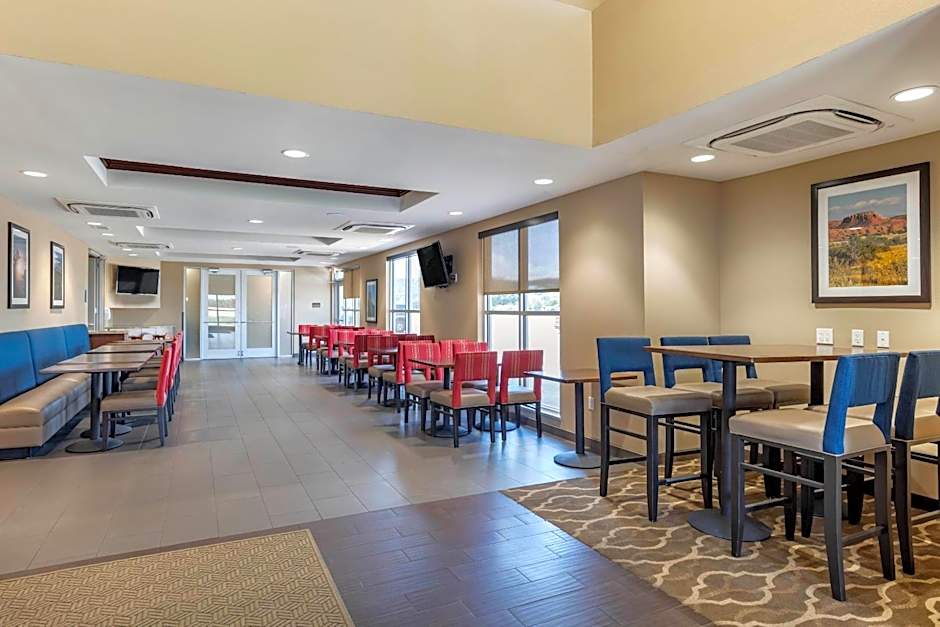 Comfort Inn & Suites Edgewood