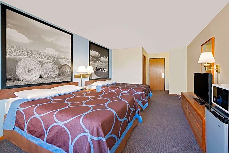 Super 8 by Wyndham Centerville