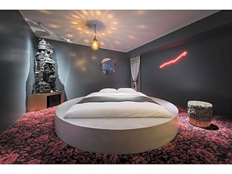 Standard Queen Room - 302, 402