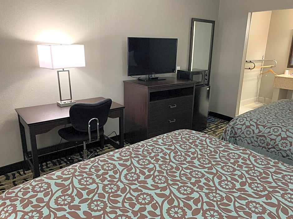 Days Inn & Suites by Wyndham Collierville Germantown Area