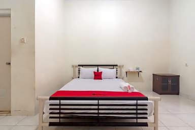 RedDoorz Syariah near Tugu Pandanwangi Cianjur