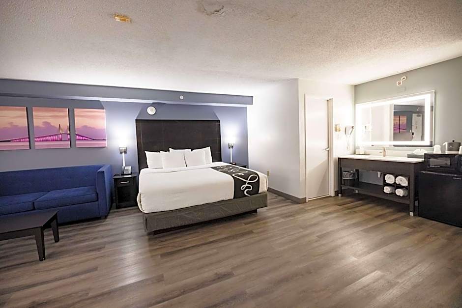 La Quinta Inn & Suites by Wyndham Tampa-Near Busch Gardens