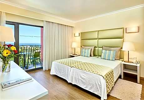 Deluxe Suite with Sea View