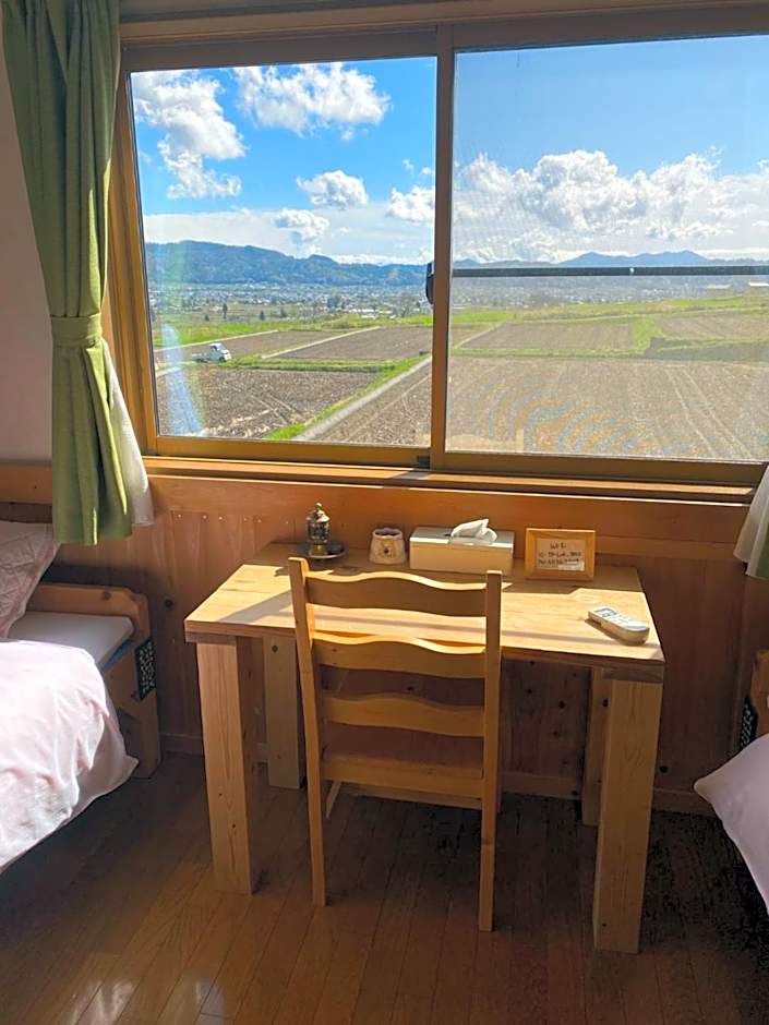 Azumino Backpackers 山の風