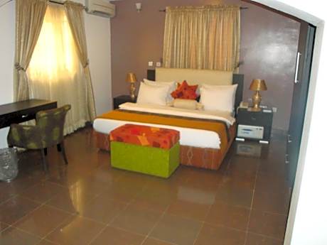 Suru Express Hotel GRA