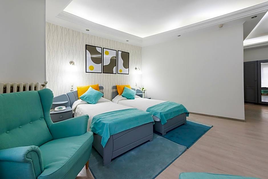 Relax Comfort Suites Hotel