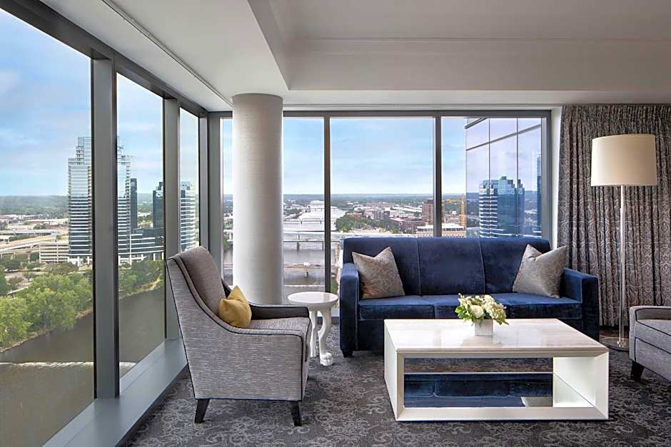 Amway Grand Plaza Hotel, Curio Collection by Hilton