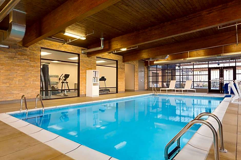 Country Inn & Suites by Radisson, Lawrence, KS