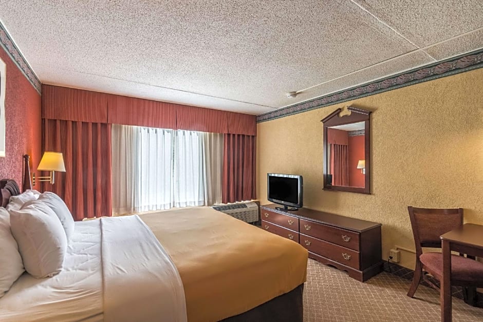Suburban Extended Stay Hotel Fairmont