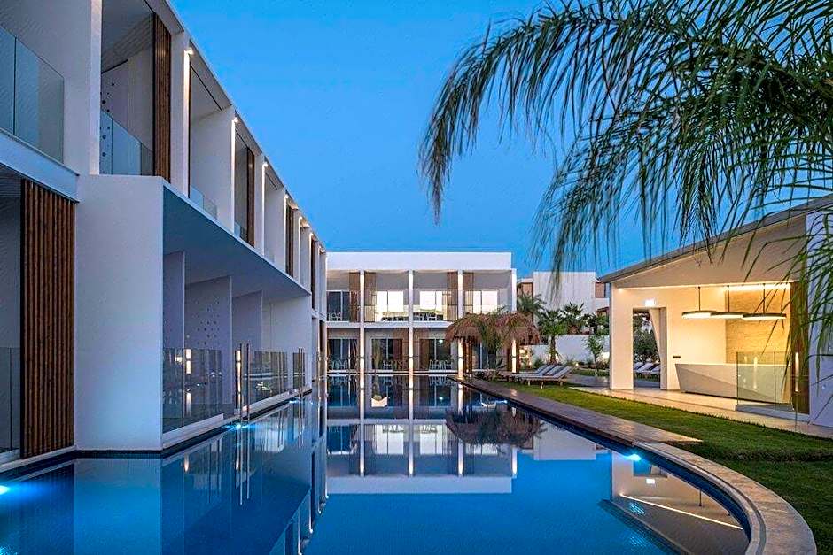 Lavris Hotels