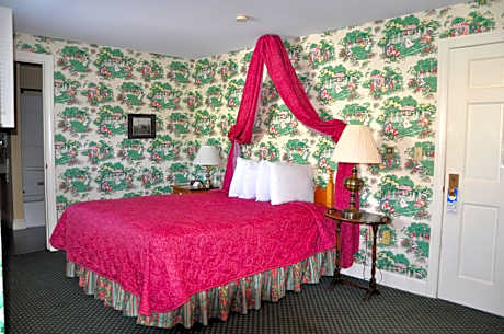 Deluxe Queen Room with View