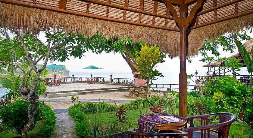 Mushroom Beach Bungalow