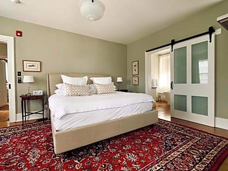 Premier Room, 1 King, Fireplace